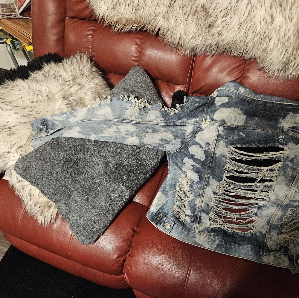 Jean Jacket - Picture 3 of 7